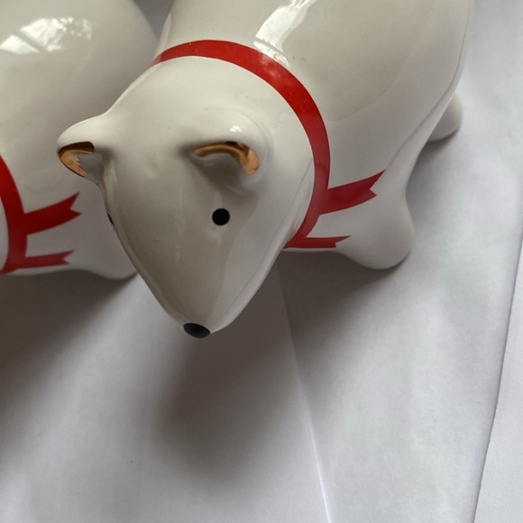 Christmas Polar bear salt and pepper shakers - Picture 3 of 6